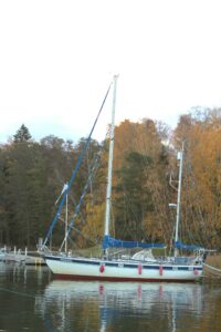 Hallberg-Rassy 42 ketch-BlueOcean-3