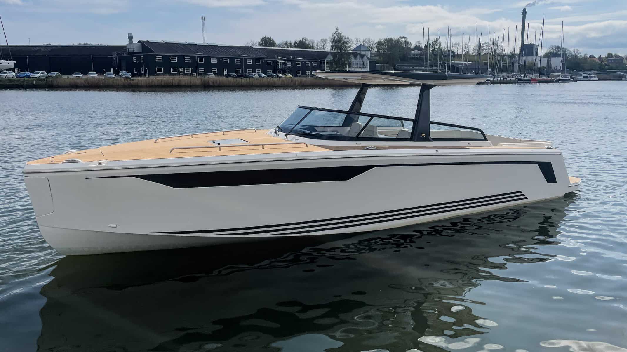 X-Power 33C - Hull no. 13_01