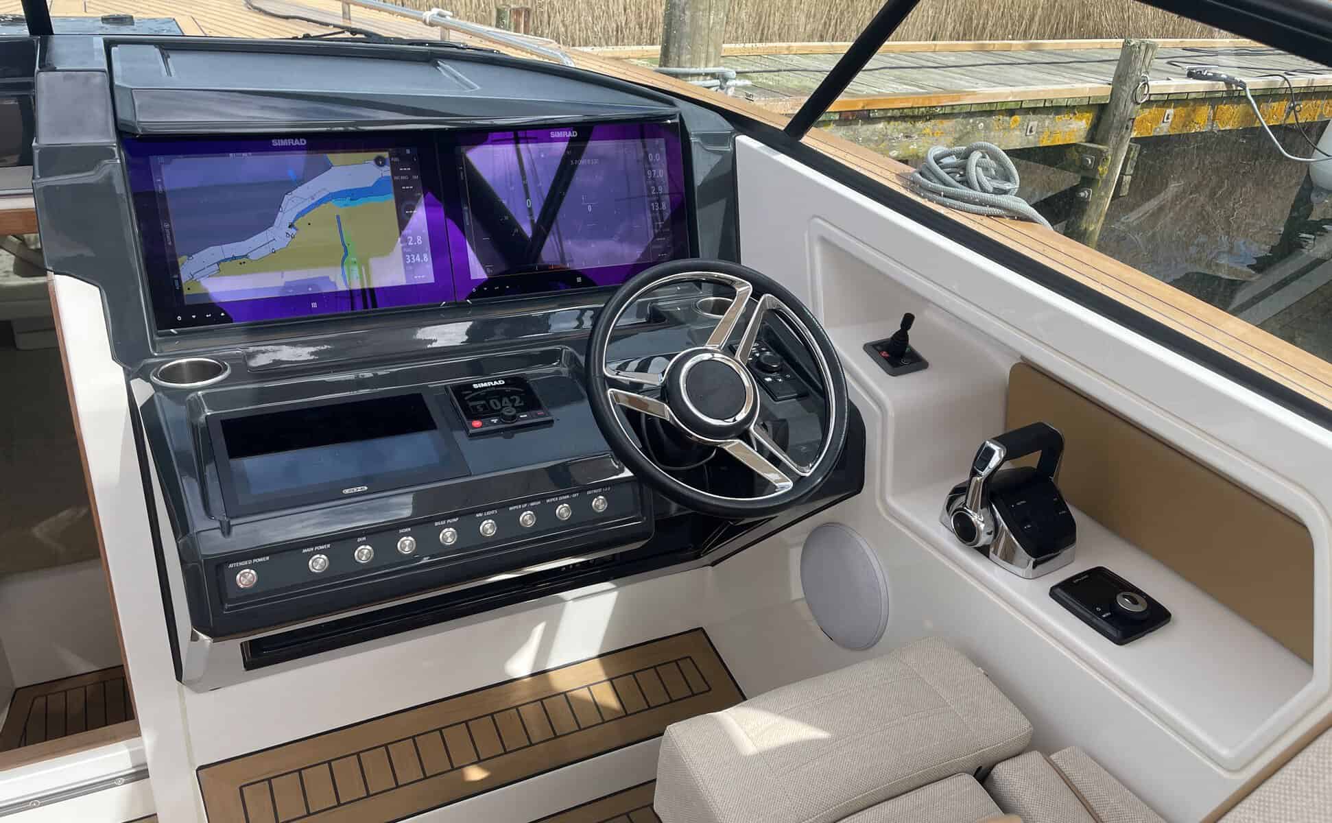 X-Power 33C - Hull no. 13_04