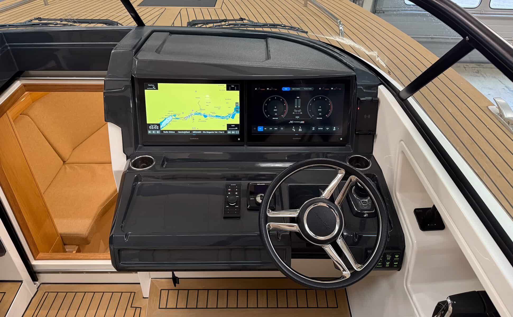 X-Power 33C - Hull no. 20_12